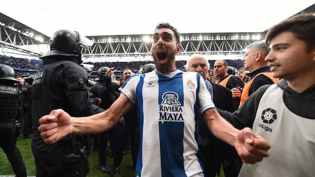 Borja Iglesias, de examen final en su propia academia