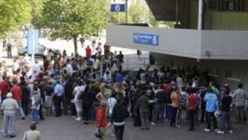 Las colas en Anoeta para ir a Old Trafford.