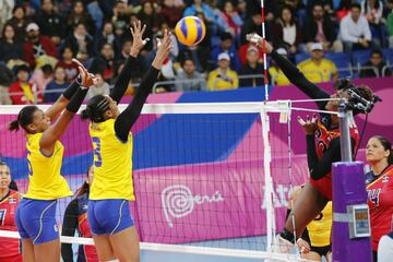 Después de ganar la medalla de plata en los Panamericanos, el equipo femenino de voleibol buscará primero un cupo a Tokio 2020 en el preolímpico que se desarrollará en Bogotá en enero. De obtener la clasificación será una participación histórica para Colombia.