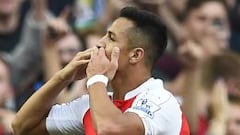 Arsenal quiere amarrar a Alexis con sueldo de estrella