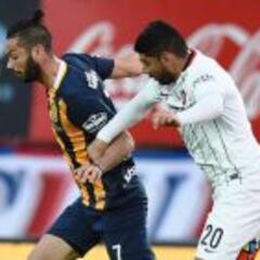 Larrondo llegaría a La Roja en su mejor momento goleador