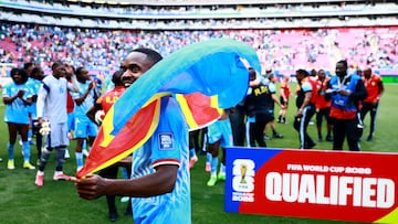 Cédric Bakambu celebra el pase al Mundial.