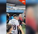 Pulgar dejaba la cancha junto a Felicevich y esto pasó al encontrarse con hinchas del ‘Fla’