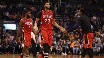PHOENIX, AZ - FEBRUARY 13: Anthony Davis #23 of the New Orleans Pelicans high fives teammates after scoring against the Phoenix Suns during the second half of the NBA game at Talking Stick Resort Arena on February 13, 2017 in Phoenix, Arizona. The Pelicans defeated the Suns 110-108. NOTE TO USER: User expressly acknowledges and agrees that, by downloading and or using this photograph, User is consenting to the terms and conditions of the Getty Images License Agreement. Christian Petersen/Getty Images/AFP
== FOR NEWSPAPERS, INTERNET, TELCOS & TELEVISION USE ONLY ==