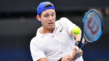 El chileno fue de m&aacute;s a menos en su duelo frente a Benoit Paire, que termin&oacute; venciendo en tres sets para darle el primer punto de la serie a Francia.