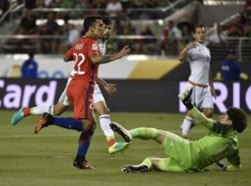 México y Chile juegan el último partido de cuartos de final de la Copa América Centenario en el Levi's Stadium en Santa Clara, California.