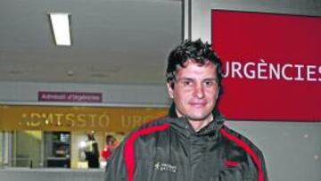 <b>EN URGENCIAS. </b>Iván Raña, tras ser atendido de sus heridas.