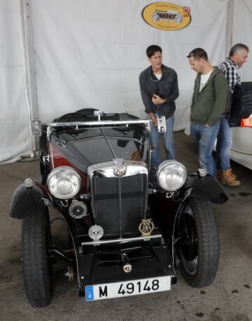 Tercera edición de la reunión y exhibición de automóviles clásicos en el circuito del Jarama