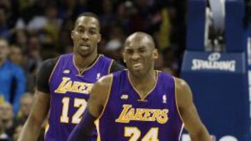 Dwight Howard y Kobe Bryant, durante su etapa juntos en los Lakers.
