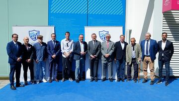 Malaguistas de hoy y siempre en los actos de los 120 años de fútbol.