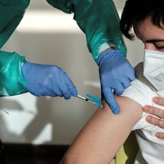 "Ahora mismo no vamos a alcanzar la inmunidad de grupo con las vacunas"