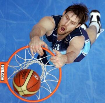 Su palmarés con la Selección Argentina es envidiable. Medalla de Oro en el Campeonato Sudamericano de Baloncesto 2001. Medalla de Oro en el Campeonato FIBA Américas de 2001. Medalla de Plata en el Mundial 2002. Medalla de Oro en los Juegos Olímpicos de Atenas 2004. Medallas de Oro en el FIBA Diamond Ball 2008. Medalla de Bronce en los Juegos Olímpicos de Pekín 2008. Medalla de Oro en el Campeonato FIBA Américas de 2011.