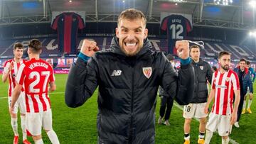 I&ntilde;igo Mart&iacute;nez celebra el pase a la final de Copa.