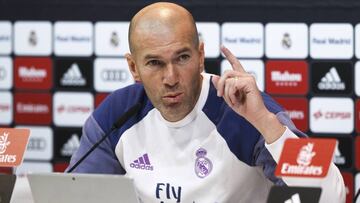 Zidane: "Cristiano tendrá críticas siempre, si no marca, si es el 9..."