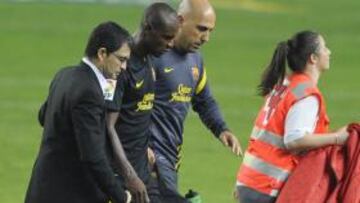 Abidal, el octavo lesionado de la temporada en el Barça