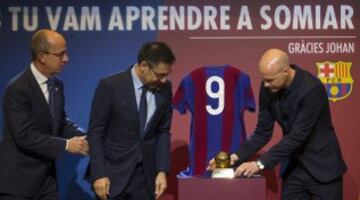 Jordi Cruyff presents the club with the Ballon d'Or won by his father in 1974.