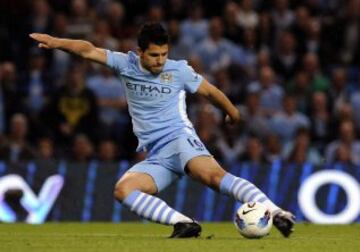 Agüero debutó con el Manchester City el 15 de agosto de 2011 contra el Swansea.