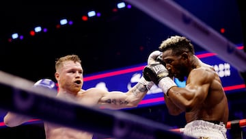 Boxing - Saul 'Canelo' Alvarez vs William Scull - Undisputed Super Middleweight Championship - ANB Arena, Riyadh, Saudi Arabia - May 3, 2025 Saul 'Canelo' Alvarez in action during his super middleweight fight against William Scull REUTERS/Hamad I Mohammed
