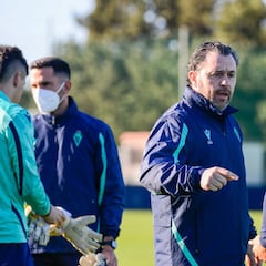 "El Levante ha podido preparar el partido con más opciones"