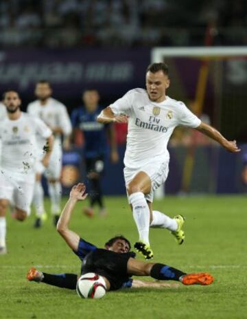 27 jugadores que vistieron la camiseta del Real Madrid y el Valencia