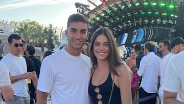 La hija de Luis Enrique mantiene una relación con uno de los futbolistas convocados, con Ferran Torres. La pareja lleva más de un año saliendo y, aunque comenzaron con mucho hermetismo, ya muestran en las redes sociales sus viajes, sus fiestas, sus sorpresas y su amor.