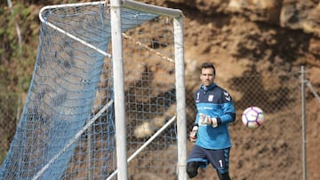 Falcón durante un entrenamiento con el CD Tenerife.