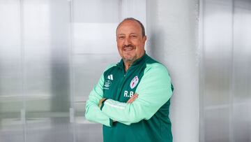 El entrenador Rafa Benítez posa para AS en las instalaciones de Afouteza.