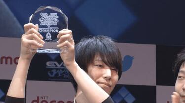 Por qué Momochi, jugador de Street Fighter, renuncia a premios de miles de dólares