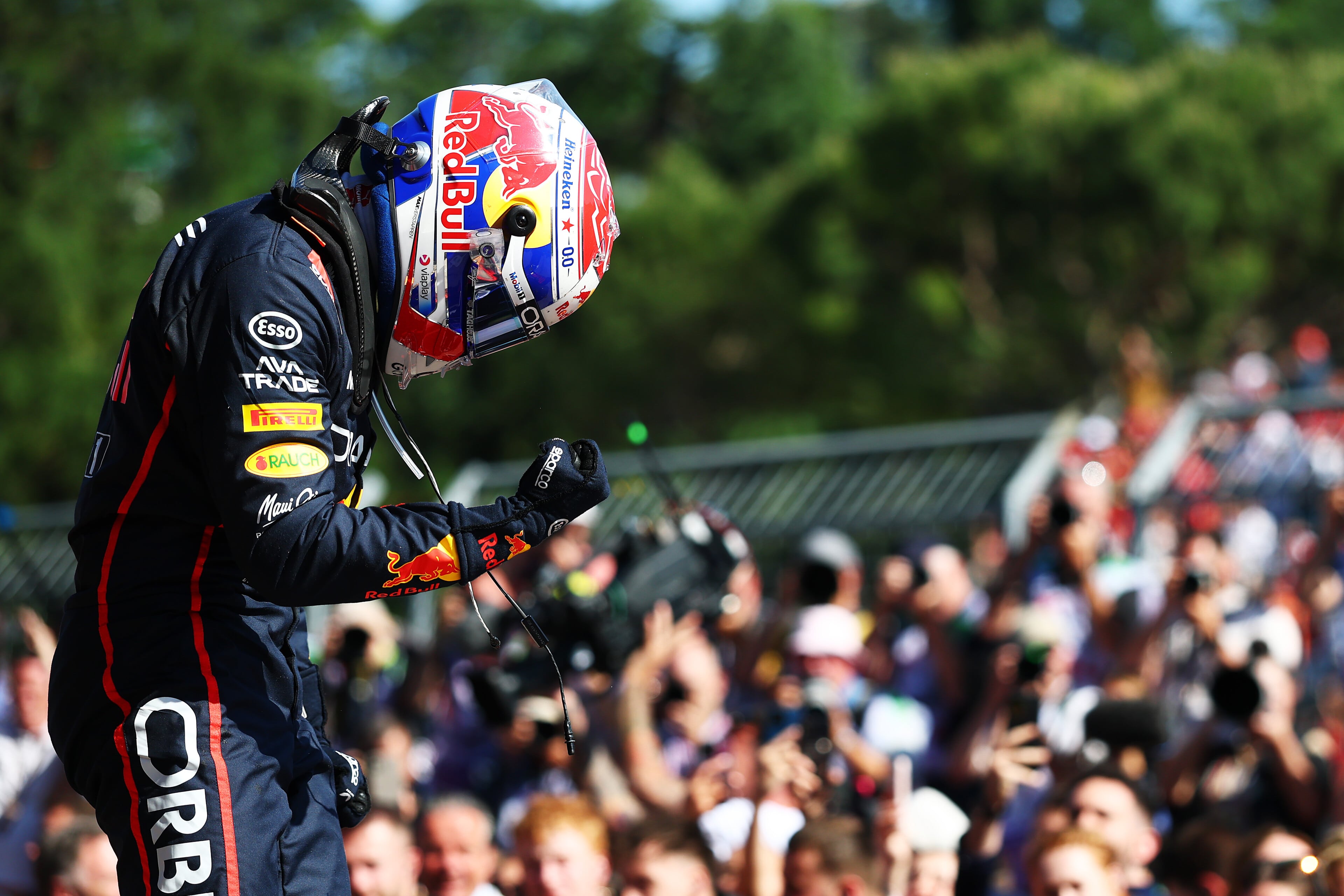 Max Verstappen celebra su victoria con Red Bull en el GP de la Emilia Romaña de F1 en Ímola.
