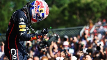 Max Verstappen celebra su victoria con Red Bull en el GP de la Emilia Roma?a de F1 en ?mola.