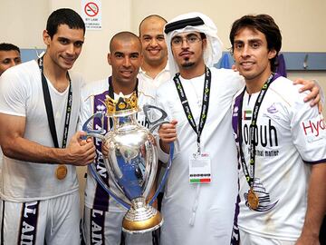 Jugó con el Al Ain la temporada 2009/2010.