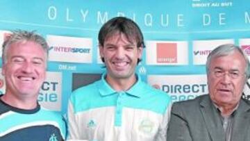 <b>CUMPLICIDAD. </b>Morientes entre Deschamps y el presidente Dassier.