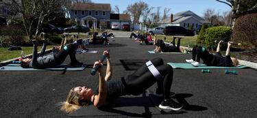 Clases en la calle y con distancia en Estados Unidos