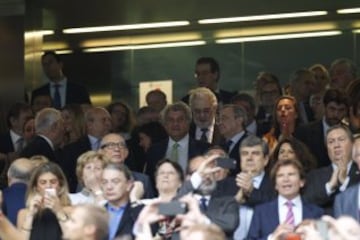 Gran ambiente en el palco del Bernabéu. José Manuel García-Margallo, José Ignacio Wert, Jesús Posadas y Florentino Pérez. 