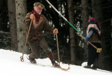 Campeonato de Esquí con trajes del s. XIX