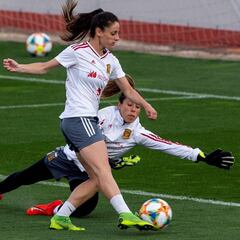 Mariona, Aitana y Lola no entrenan y son duda ante Brasil