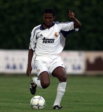 En 1999 el camerunés volvió al Real Madrid donde jugó tres partidos de la UEFA esa temporada, por lo que tiene el título de la Champion League con el Real Madrid.