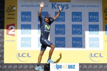 TDF162. Alpe D Huez (France), 25/07/2015.- Movistar team rider Alexander Nairo Quintana of Colombia celebrates on the podium after retaining the best young rider's white jersey following the 20th stage of the 102nd edition of the Tour de France 2015 cycling race over 110.5 km between Modane Valfrejus and Alpe d'Huez, France, 25 July 2015. (Ciclismo, Francia) EFE/EPA/KIM LUDBROOK