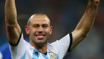 Mascherano celebra el pase. 