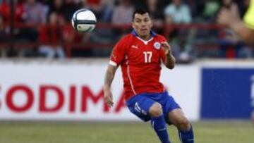Gary Medel se mostró contrario a convocar "extranjeros" a la Roja.