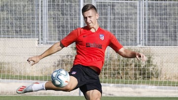 Saponjic durante un entrenamiento con el Atl&eacute;tico. 