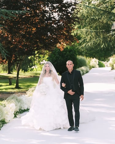 Endrick y Gabriely han celebrado una elegante fiesta en una finca con lago en la que han estado acompañados por sus seres queridos más cercanos.