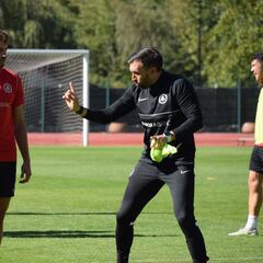 Sarabia: “El reto es bonito, el Burgos es de los mejores de la categoría”