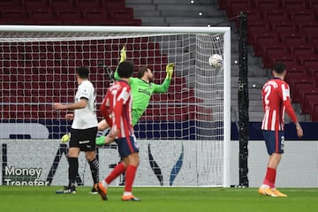 0-1. Uros Racic marcó el primer gol.