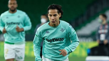 Diego Lainez durante un entrenamiento con el Real Betis