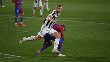 El Bar?a se posiciona por De Ligt