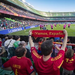 España se entrenó en el estadio Benito Villamarín
