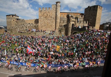 España ha sido sede de los Mundiales siete veces. La primera, en 1965, en Lasarte-Oria (País Vasco) con victoria del británico Tom Simpson. En 1973, Barcelona coronó al italiano Felice Gimondi. En 1984 repitió la Ciudad Condal, con triunfo para el belga Claude Criquielion. En 1992, en Benidorm, Gianni Bugno elevó la bandera de Italia. El francés Laurent Brochard y la italiana Alessandra Cappellotto se impusieron en 1997 en San Sebastián. En 2005, en Madrid, títulos para Bélgica con Tom Boonen y Alemania con Regina Schleicher. Por último, Ponferrada 2014 encumbró al polaco Michal Kwiatkowski y a la francesa Pauline Ferrand-Prévot.