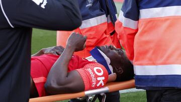 Soccer Football - LaLiga - RCD Mallorca v Atletico Madrid - Visit Mallorca Stadium, Palma, Spain - April 9, 2022 RCD Mallorca&#039;s Iddrisu Baba is stretchered off after sustaining an injury REUTERS/Albert Gea