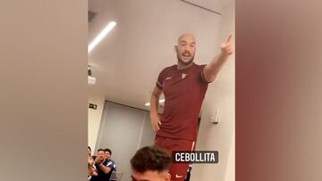 Dmitrovic y su novatada en el Sevilla: se atreve a cantar 'La Mano de Dios'